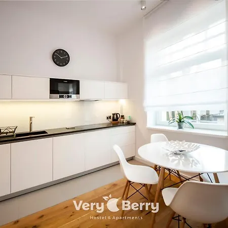 Very Berry - Orzeszkowej 14 - Mtp Apartment, Parking, Check In 24h