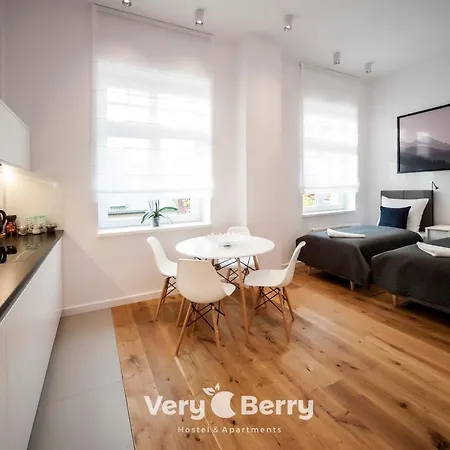 Very Berry - Orzeszkowej 14 - Mtp Apartment, Parking, Check In 24h